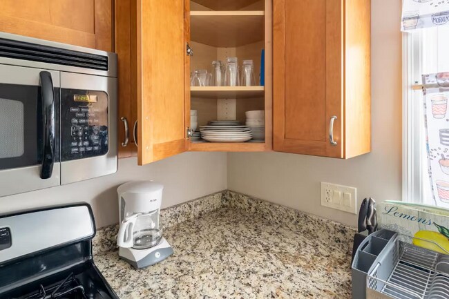 Foto del edificio - 4004 Matson Ave