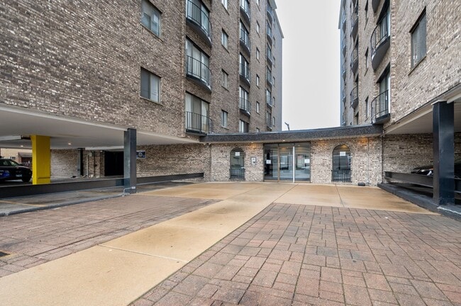 Building Photo - 2300 N Harlem Ave