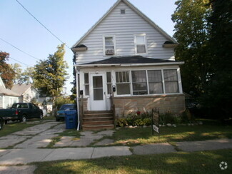 Building Photo - 1211 Wells Pl
