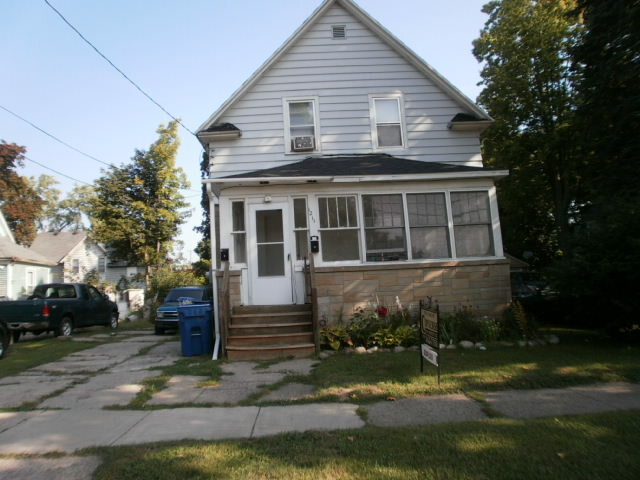 Primary Photo - 1211 Wells Pl