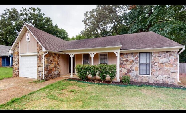 Building Photo - 5846 Garden Ridge Dr