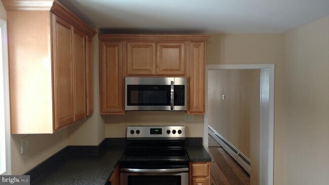 Building Photo - 231 N Walborn Ave