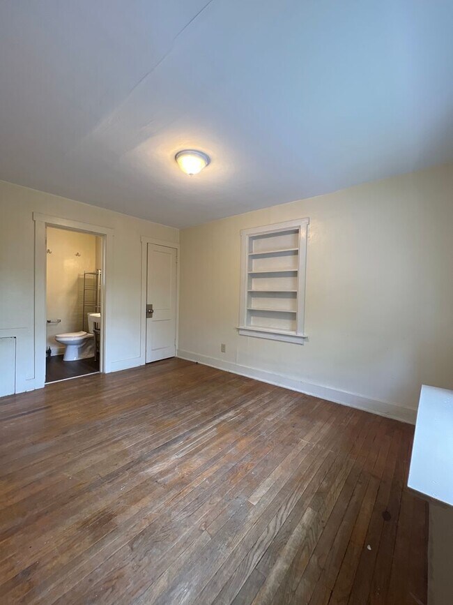 Foto del edificio - Beautiful full kitchen! Two Bedroom apartm...