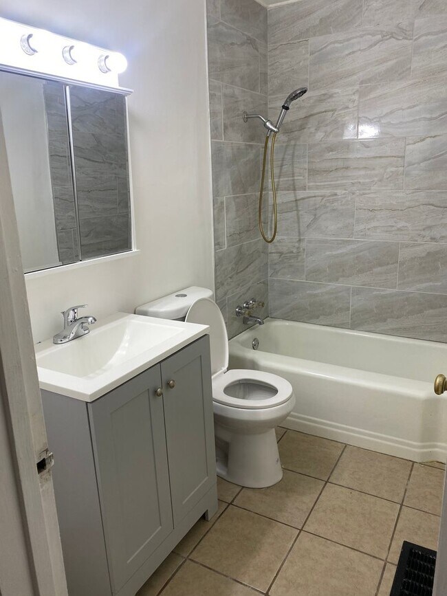 Foto del edificio - 2 Bedroom Single Family Home in Columbus