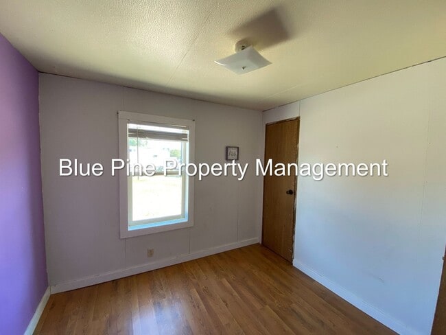 Building Photo - 511 US-26