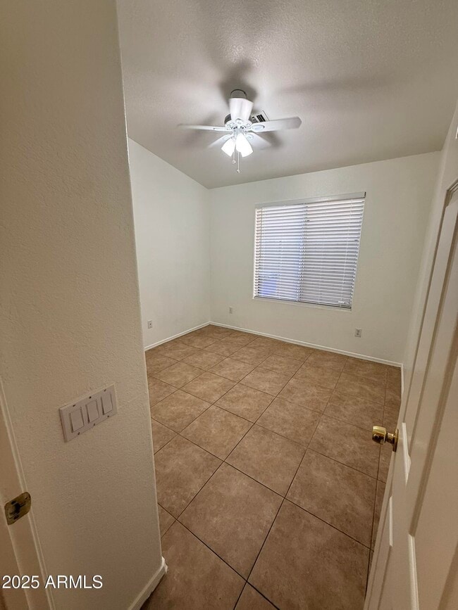 Foto del edificio - 1313 W Kesler Ln