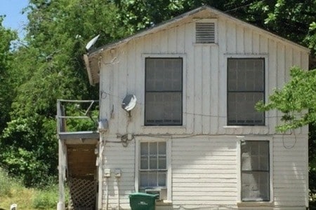 Primary Photo - 301 S Pearl St