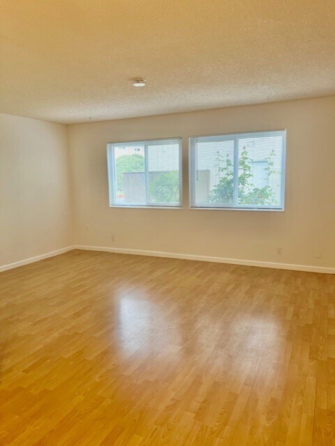Foto del edificio - 1381 Del Rio Cir