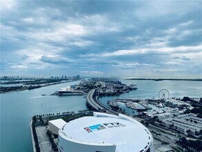 Building Photo - 888 Biscayne Blvd