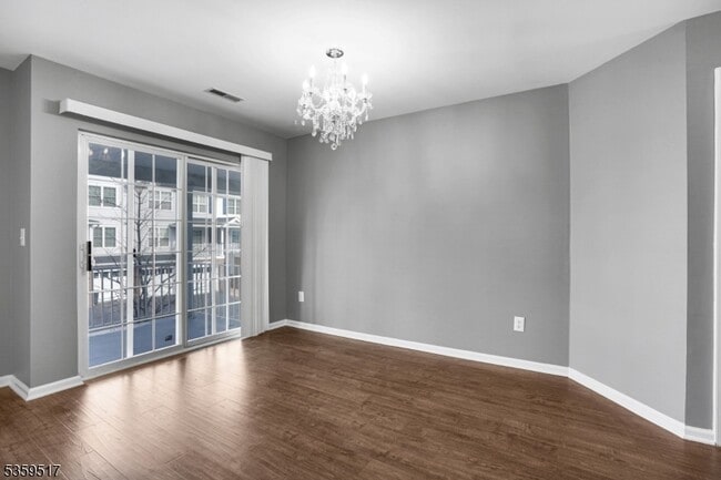 Building Photo - 215 Sheffield Ct