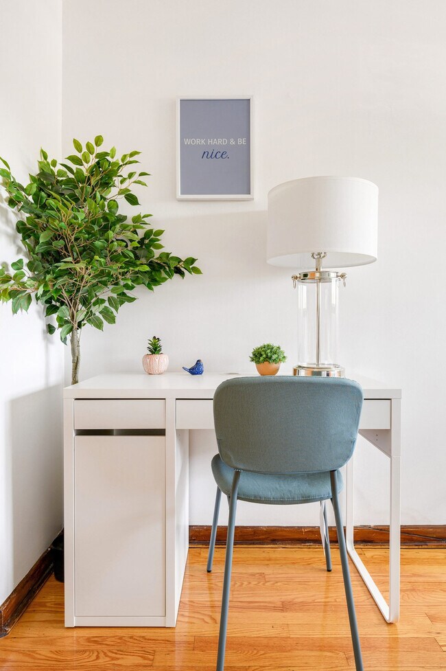 Foto del edificio - 26 W Burlington Ave