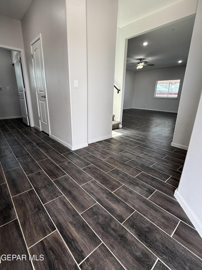 Building Photo - 804 Blingwood