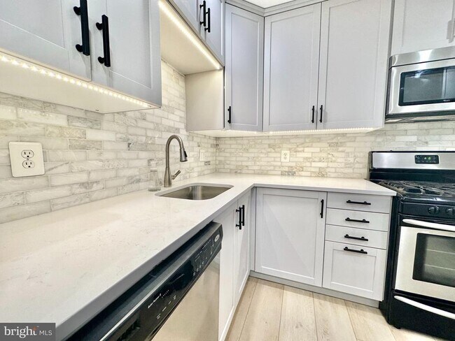 Foto del edificio - 1010 Bashford Ln