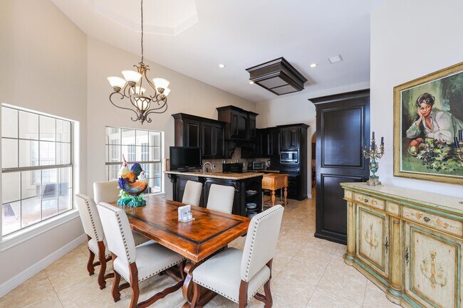 Building Photo - 8402 Mahogany Ct