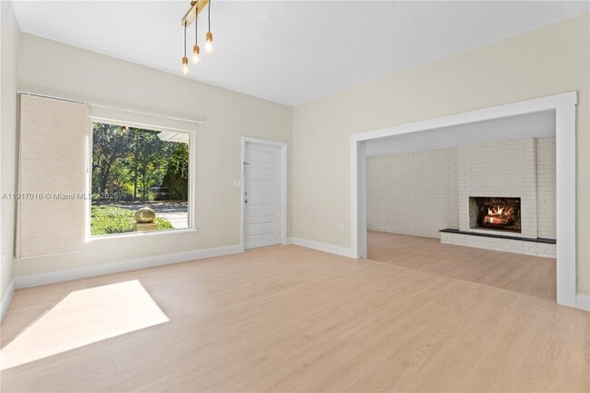 Building Photo - 5865 SW 48th St