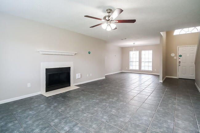 Foto del edificio - 28710 Sedgefield St