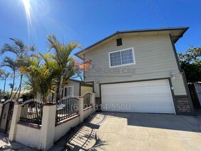 Building Photo - 2430 Bartel St
