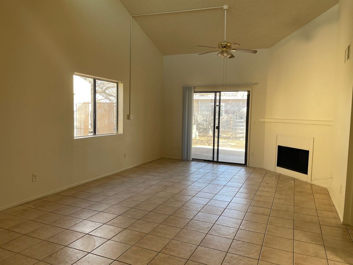 Foto principal - 1503 S Van Buren Ave