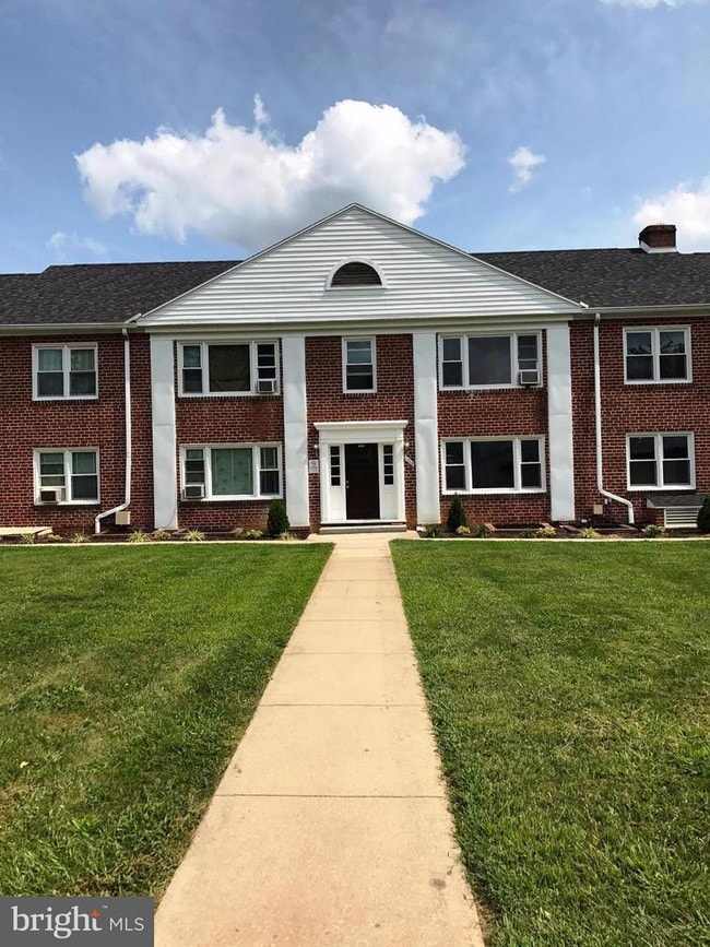 1306 Potomac Ave Unit 11, Hagerstown, MD 21742 Condo for Rent in