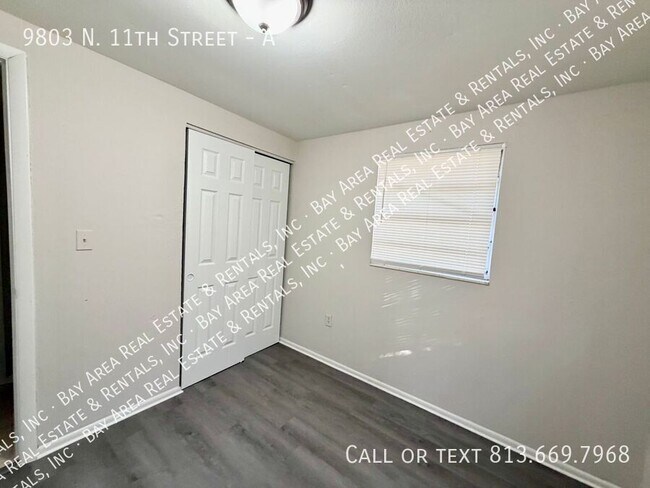 Foto del edificio - 9803 N 11th St