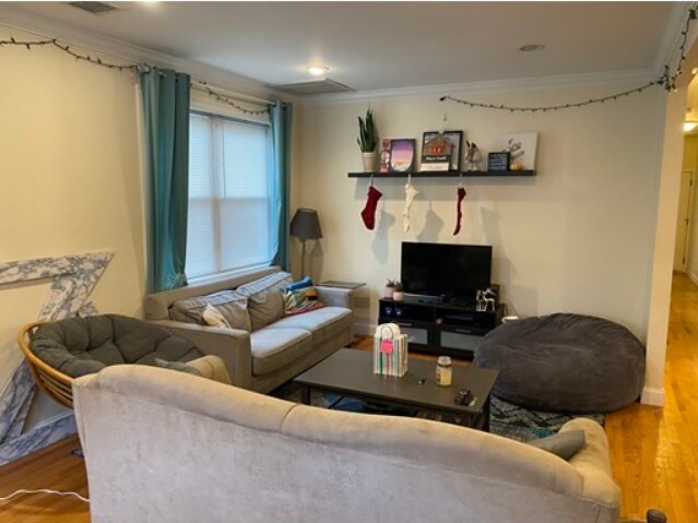 Building Photo - 210 Calumet St