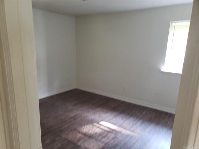 Building Photo - 10924 Charlotte Dr