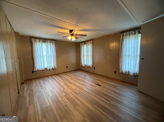 Building Photo - 1057 McGee Rd