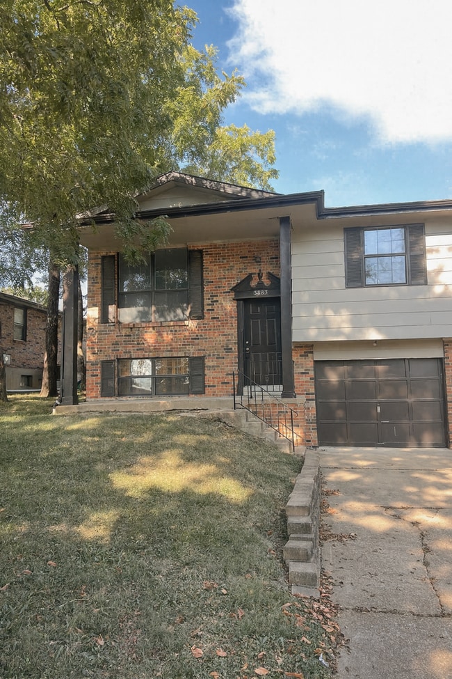 Building Photo - 3883 Elm Dr