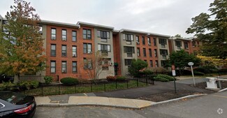 Building Photo - 28 Juniper St