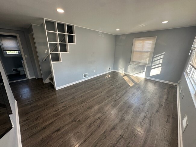 Foto del edificio - 565 Hunter Ave