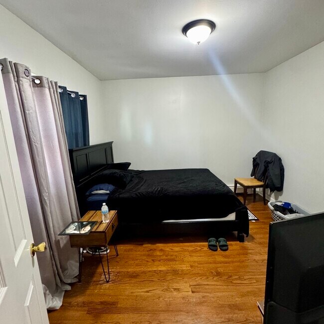 Foto del edificio - 6235 N Mozart St