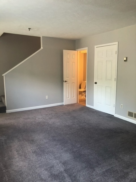 Building Photo - 2949 Lakemont Dr SW