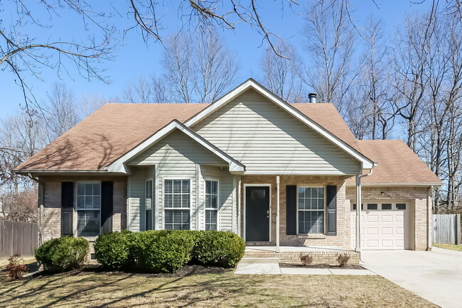 Building Photo - 2025 Skyline Dr
