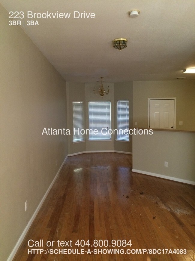 Building Photo - 223 Brookview Dr