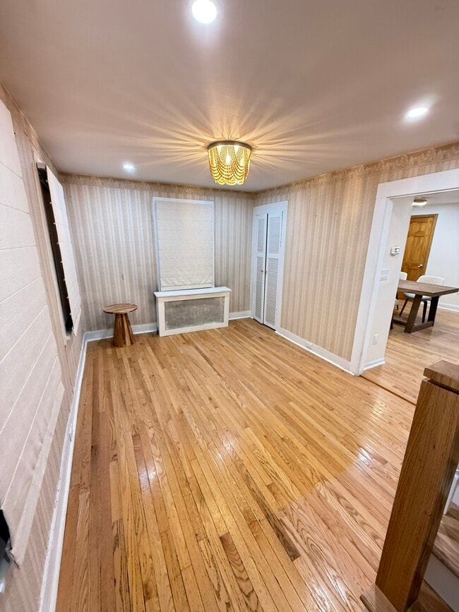 Building Photo - 287 Bacon St