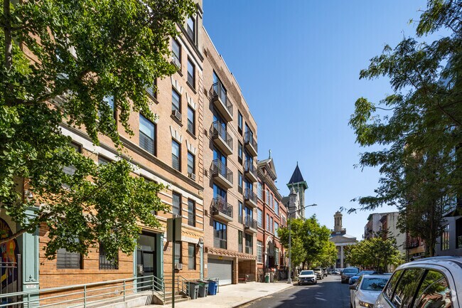 Building Photo - 433 E 115th St