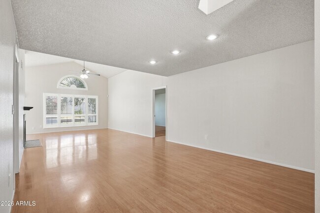 Foto del edificio - 19037 N 6th St