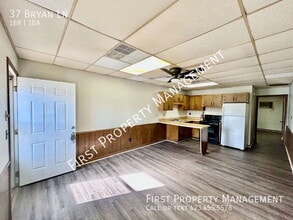 Building Photo - 37 Bryan Ln