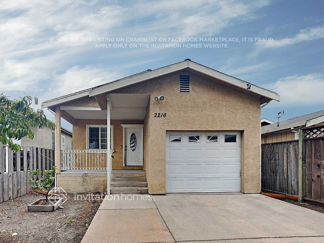 Primary Photo - 2216 Emeric Ave