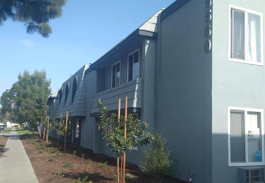 Foto principal - 5560 Ackerfield Ave