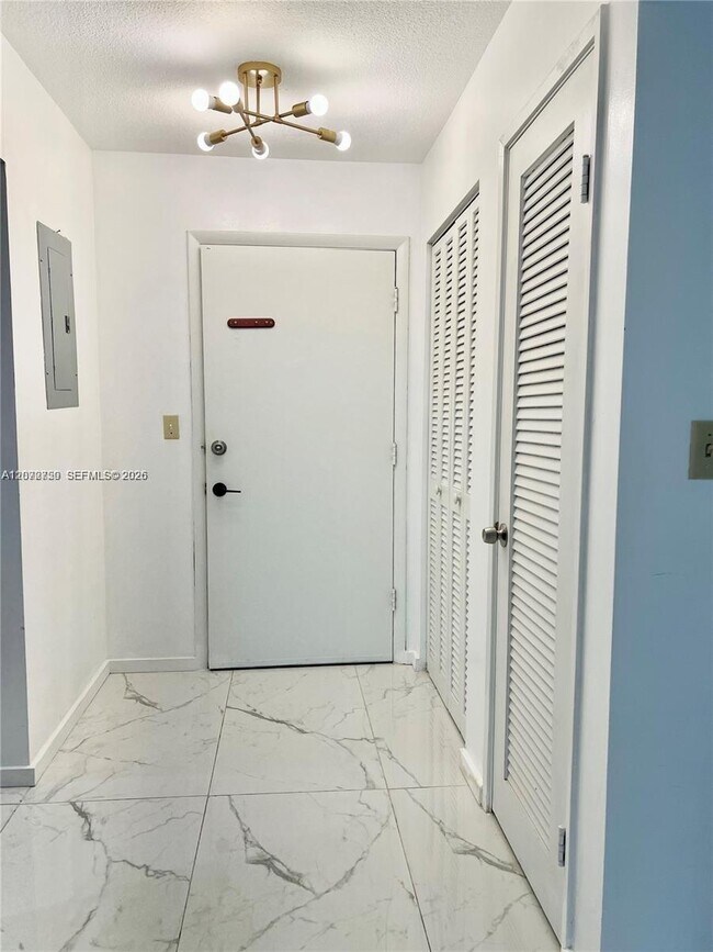 Foto del edificio - 1710 NE 191st St
