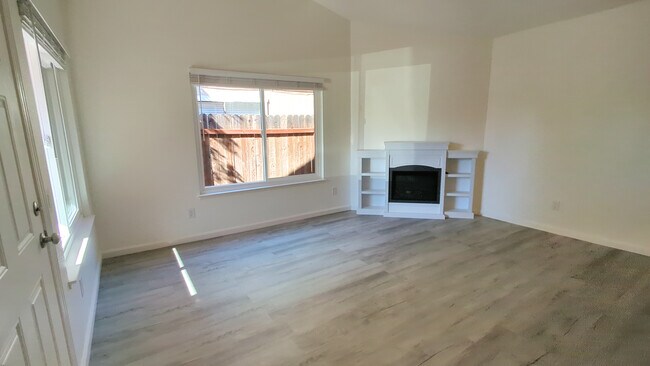 Foto del edificio - 10402 S White Rock Rd