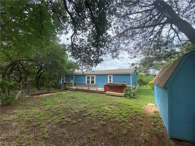 Foto del edificio - 21600 Lindeman Ln