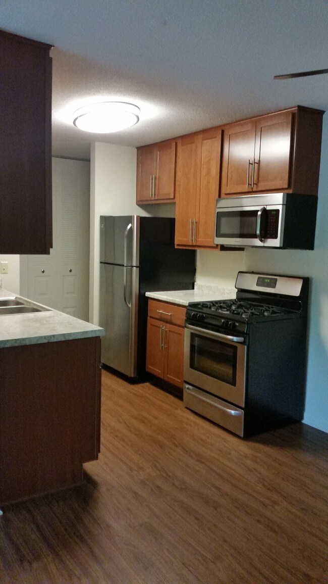 Manor Royal Apartments Rentals Plymouth, MN