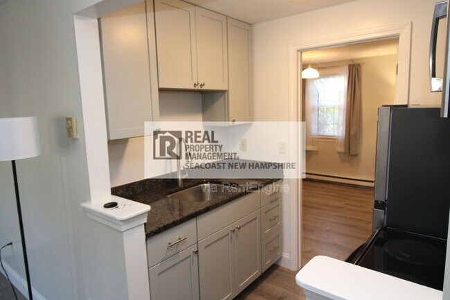 Foto del edificio - 93 Henry Law Ave