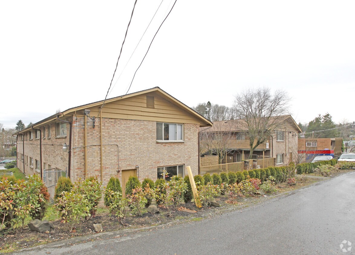 Primary Photo - Pearl Street Apartments