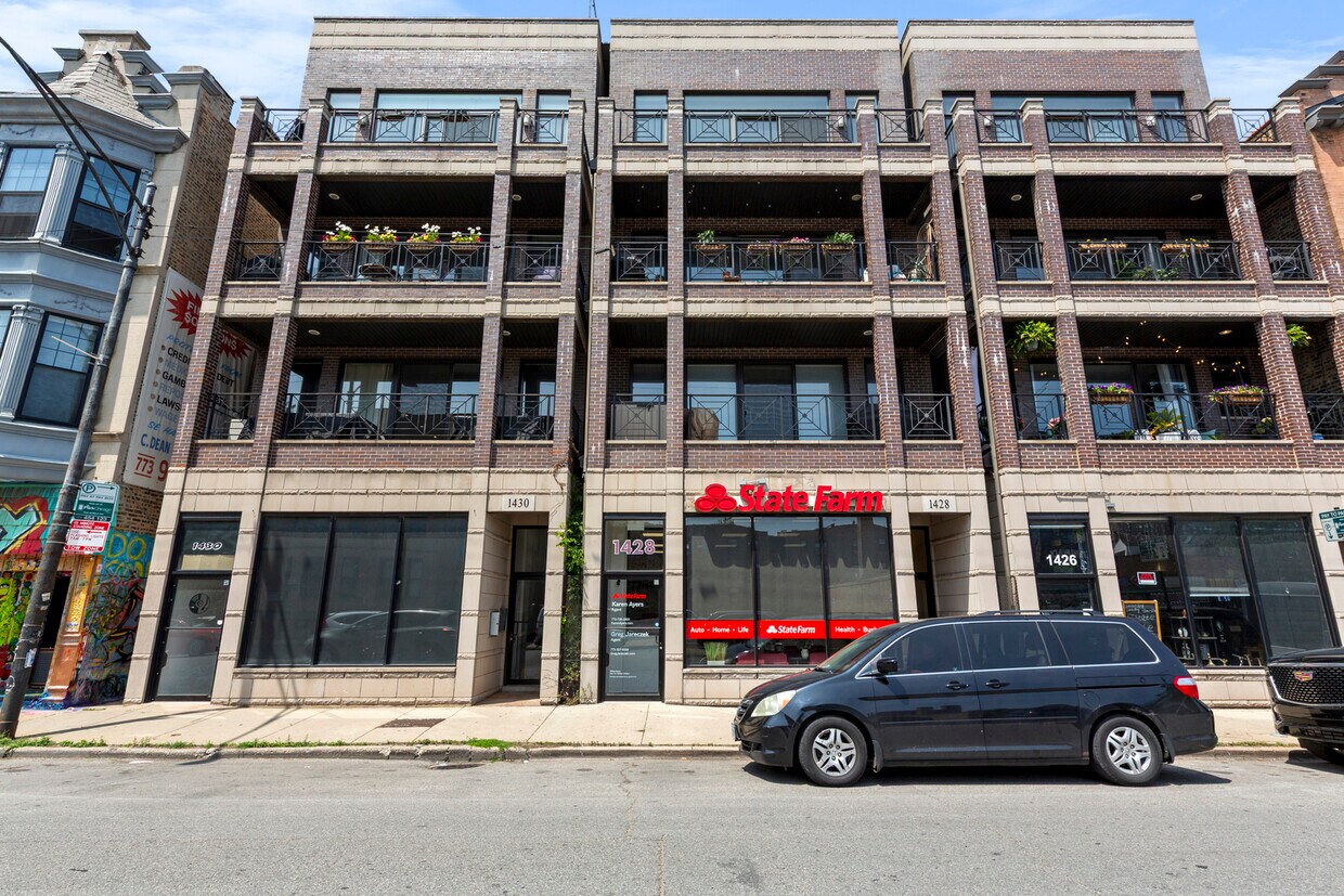 Foto principal - 1428 W Irving Park Rd