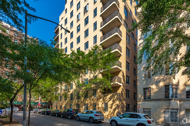 Building Photo - Dicker Residence Hall, Brooklyn Law School