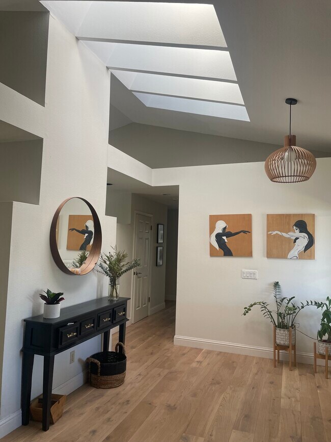 Foto del edificio - 452 Riviera Dr