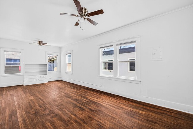Interior Photo - 1045 E 4th Street